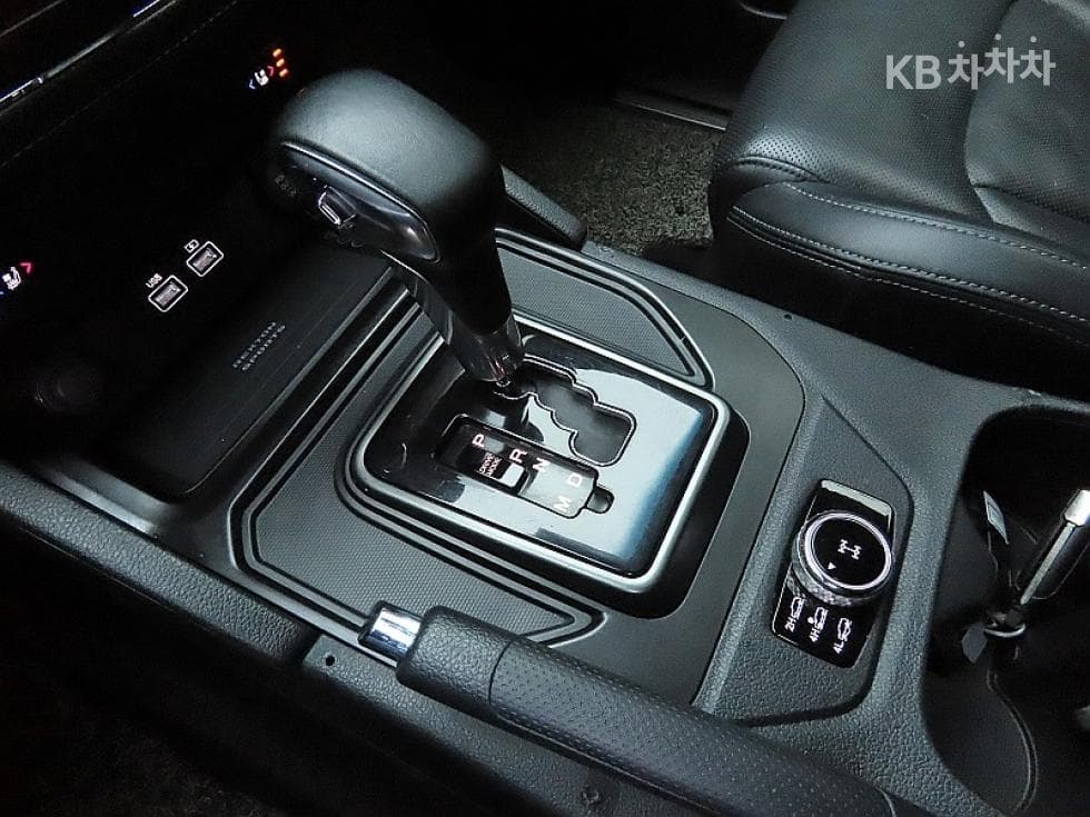 KG Mobility New Rexton Sports Khan2.2 AWD Noblesse - 9