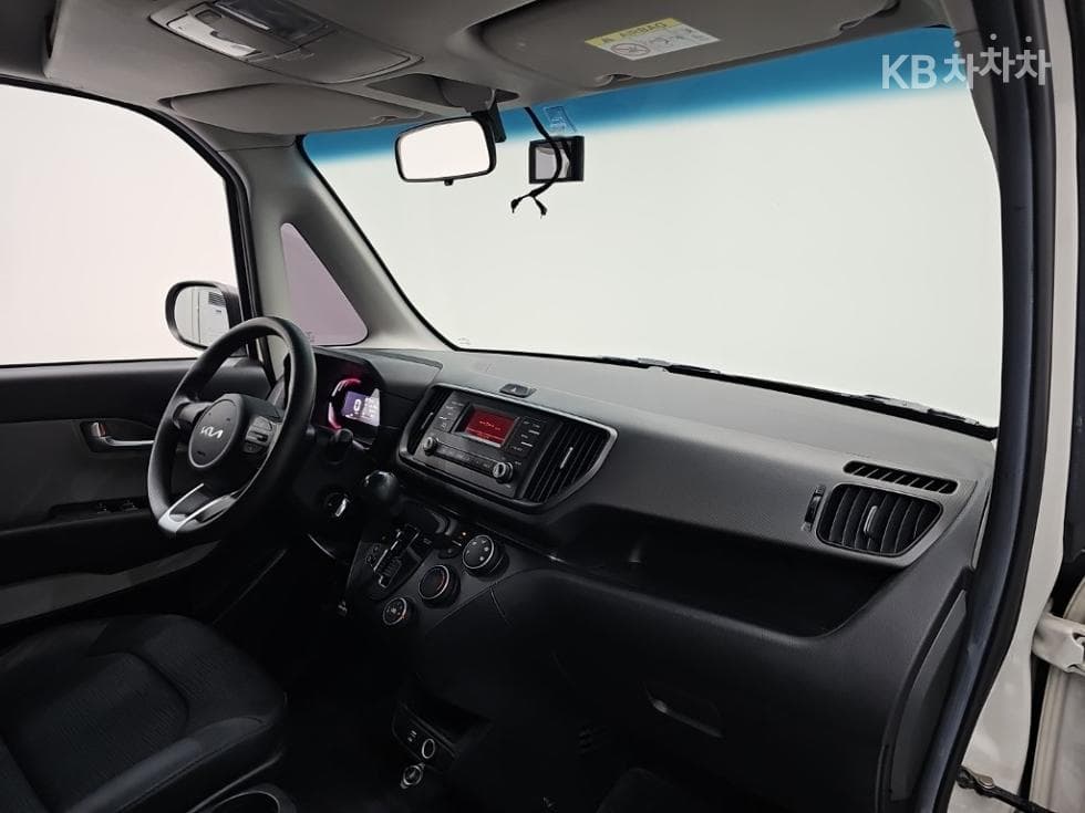 Киа The New (фейслифт) Киа Рей (ван) Ван1.0 Бензин Ван 2-местен Престиж - 18