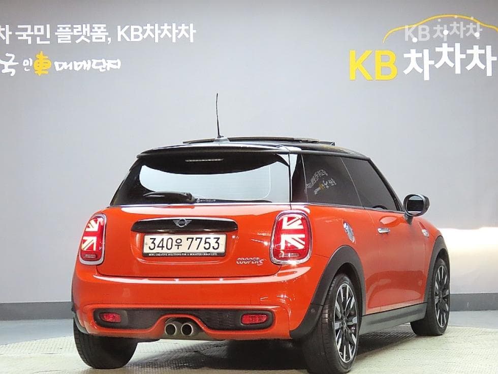 Mini Cooper 3도어S 2.0 하이트림 Standard - 2