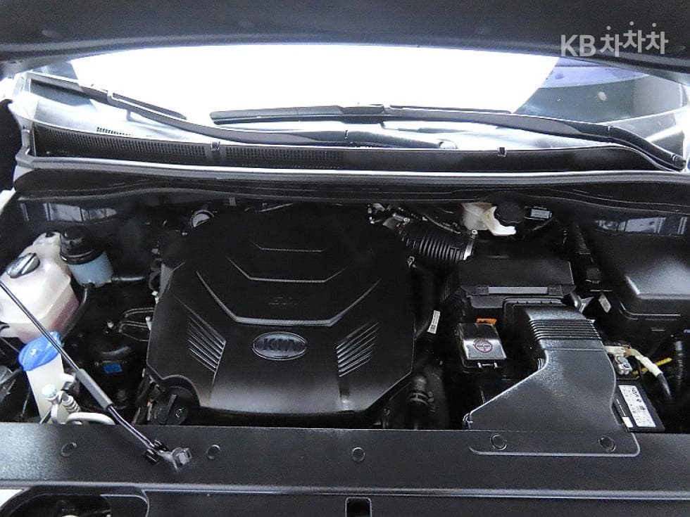 Kia The New (facelift) Carnival9-seater 3.3 Gasoline Noblesse Special (special feature/edition) - 7