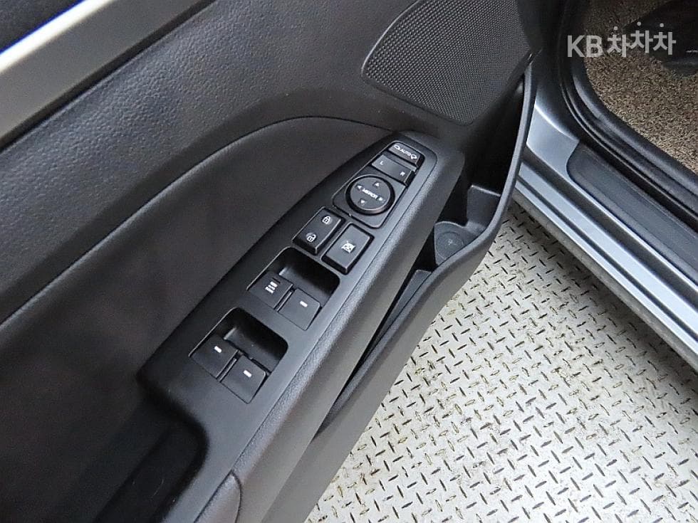 Hyundai Avante (Elantra)AD1.6 GDi Value Plus - 13