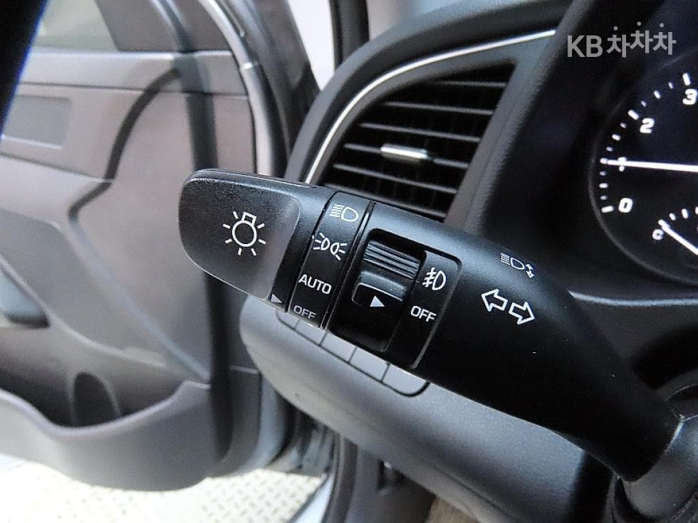 Hyundai Avante (Elantra)AD1.6 GDi Value Plus - 14