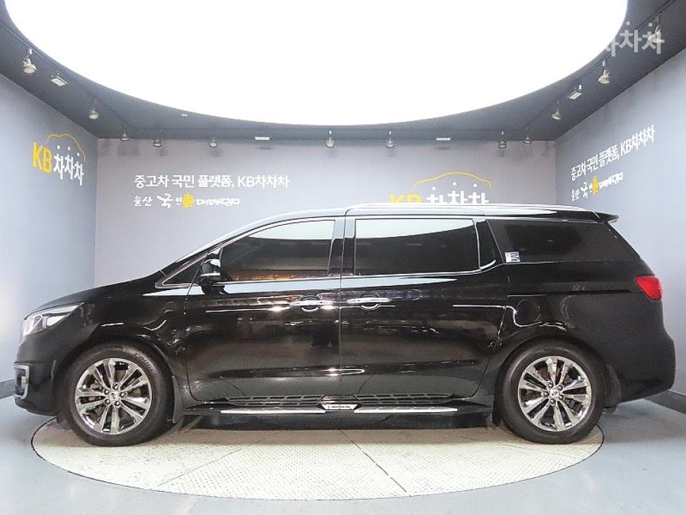 Kia All New Carnival9-seater 2.2 Diesel Prestige - 5