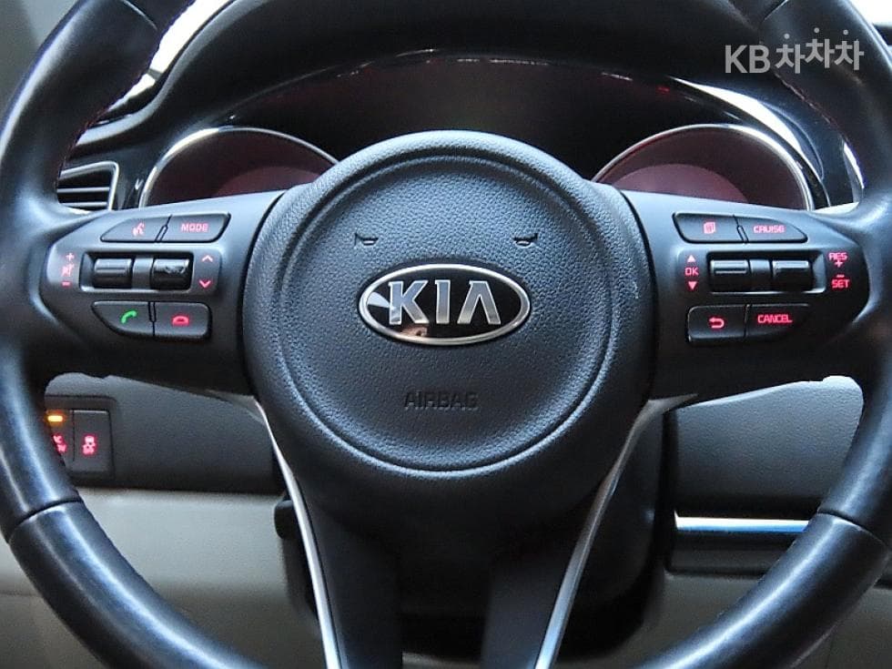 Kia All New Carnival9-seater 2.2 Diesel Prestige - 18