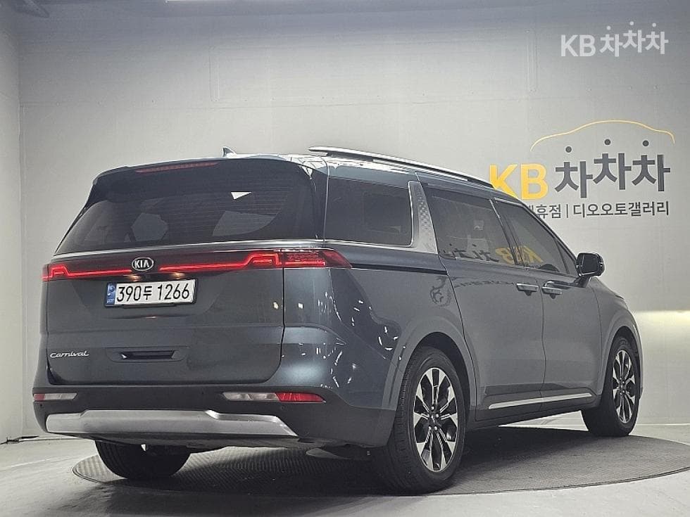 Kia Carnival 4th generationD2.2 9-seater Noblesse - 5