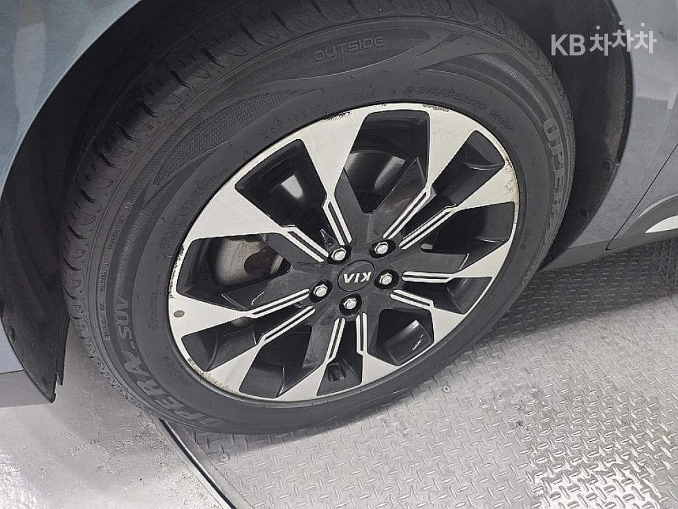 Kia Carnival 4th generationD2.2 9-seater Noblesse - 19