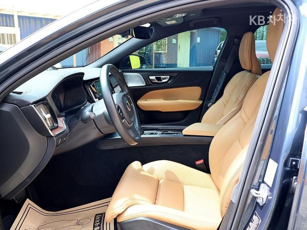 Volvo V60 CC(Второ поколение)B5 AWD Pro - 10
