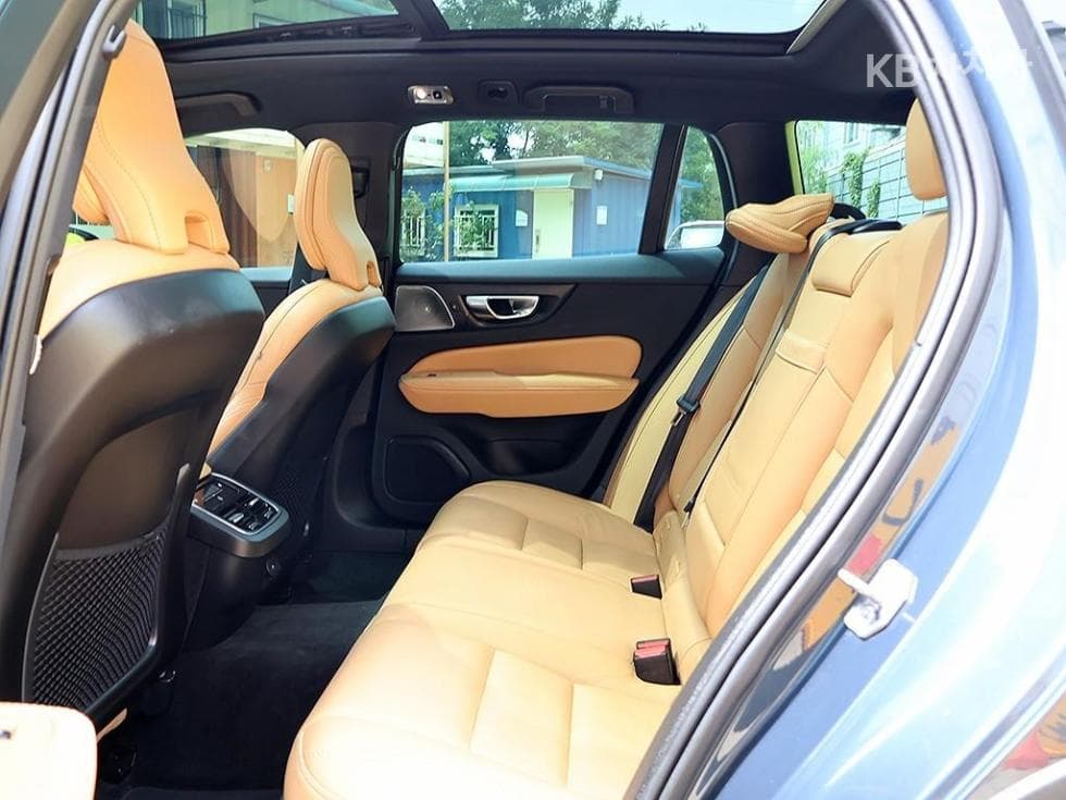 Volvo V60 CC(Второ поколение)B5 AWD Pro - 11