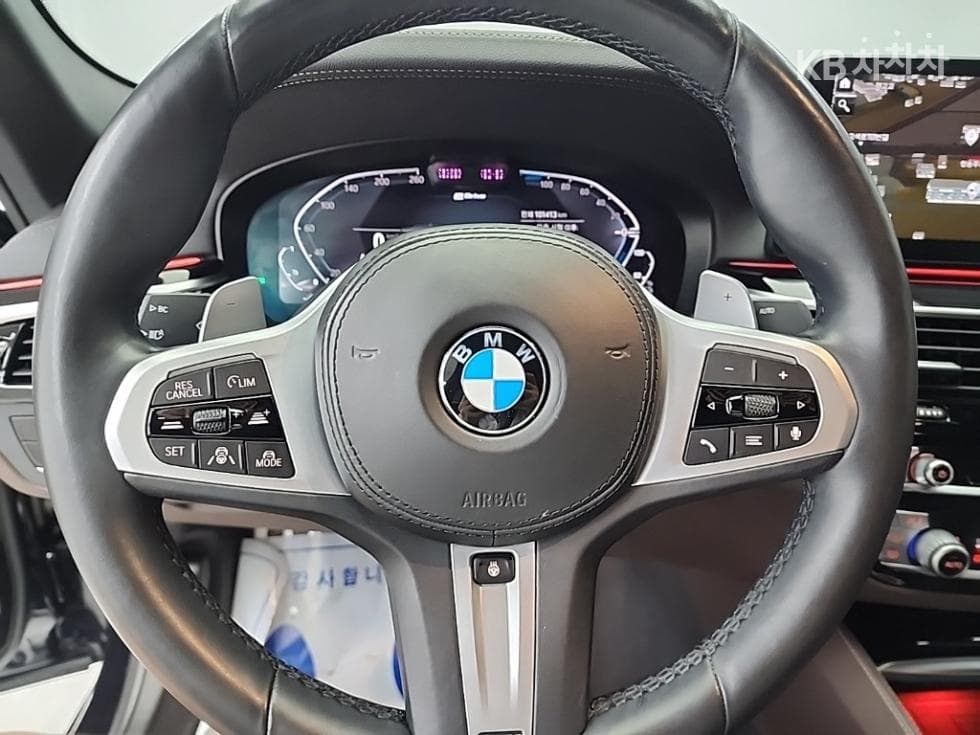 BMW 올Нов5 Серия (G30)530e M Sport - 9