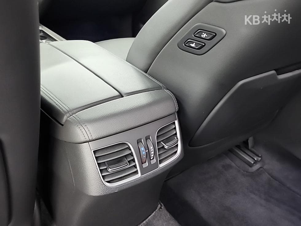Хюндай ДженезисDHG330 Premium - 13