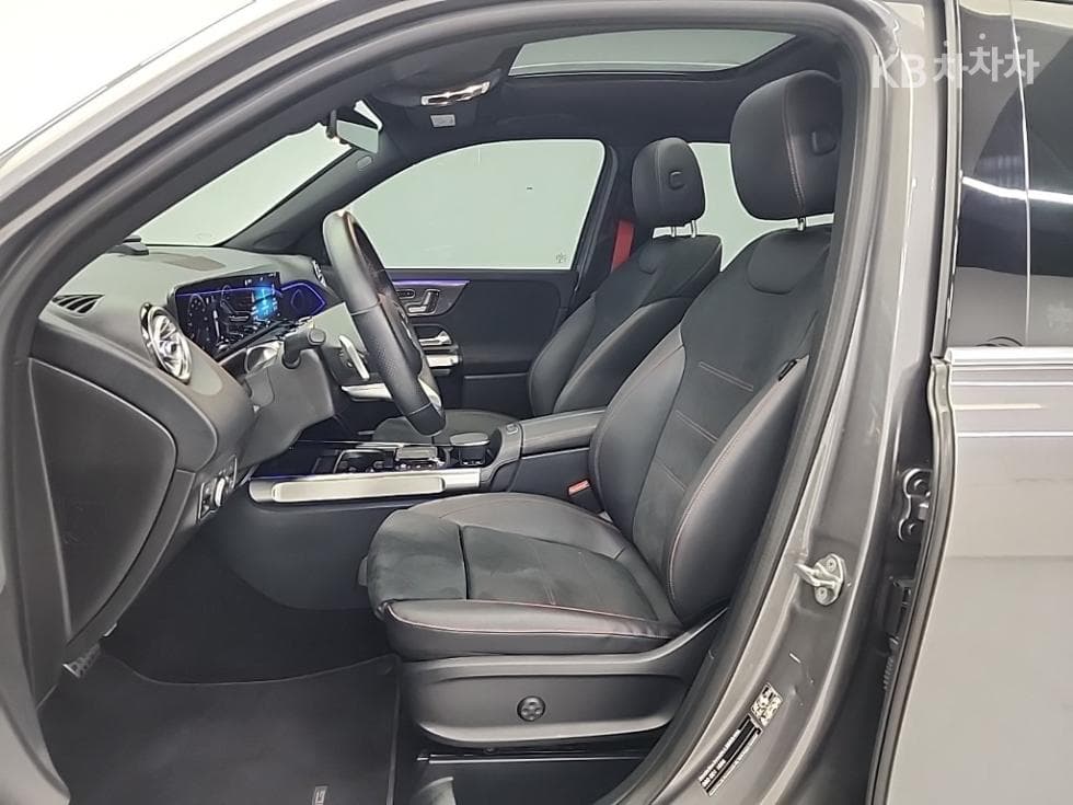Mercedes-Benz GLB(X247)M-AMG GLB 35 4Matic - 11