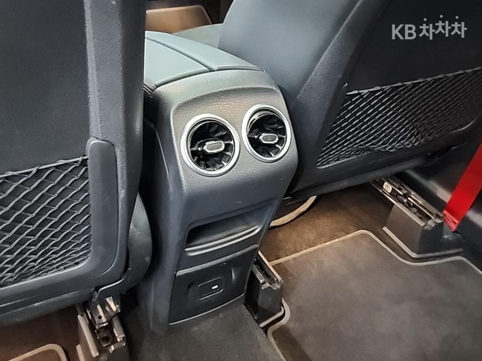 Mercedes-Benz GLB(X247)M-AMG GLB 35 4Matic - 13