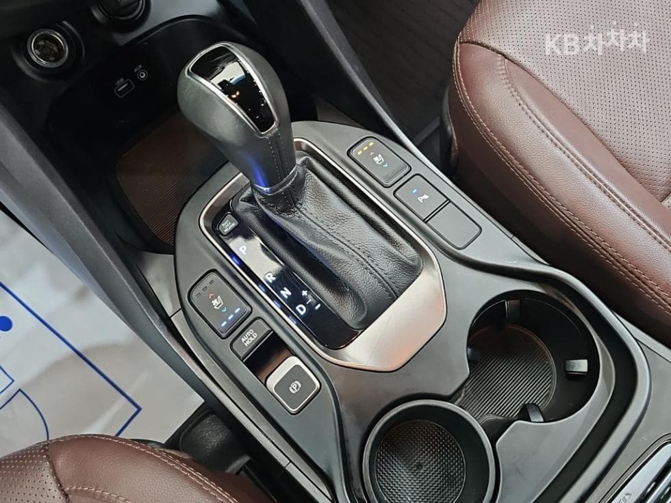 Hyundai Santa Fe The PrimeDiesel R2.2 2WD 5-seater 1 million Standard - 8