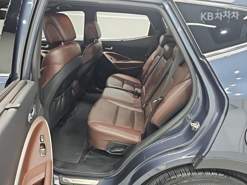 Hyundai Santa Fe The PrimeDiesel R2.2 2WD 5-seater 1 million Standard - 12