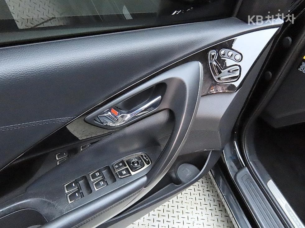 Hyundai Grandeur (Azera)HGHG300 Premium - 13