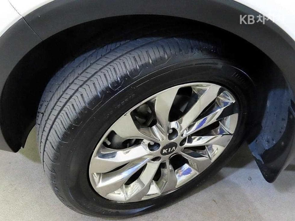 Киа The New (фейслифт) Sorento2.2 Дизел 2WD 넘버원 에디션 - 20