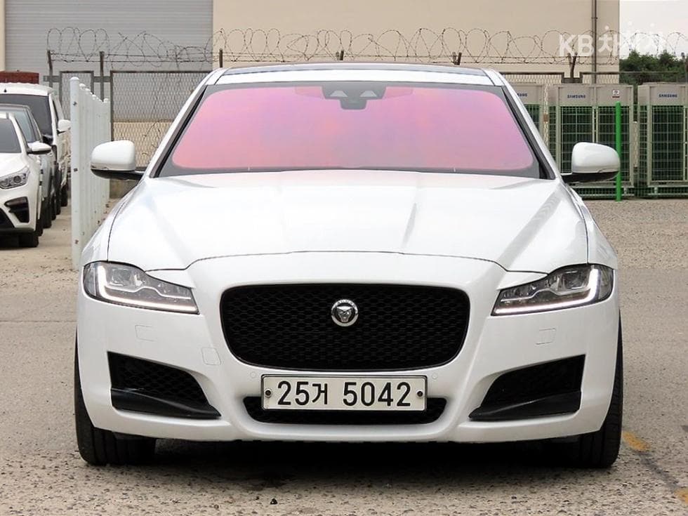 Jaguar All New XF 3.0d V6 Turbo Portfolio - Image 1