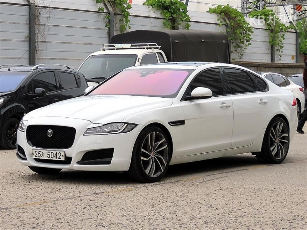 Jaguar All New XF3.0d V6 Turbo Portfolio - 2