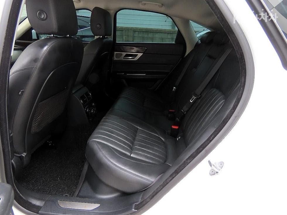 Jaguar All New XF3.0d V6 Turbo Portfolio - 6