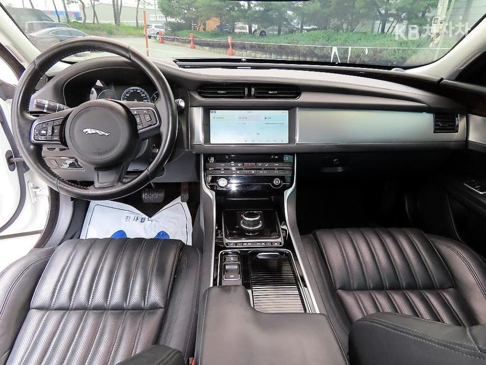 Jaguar All New XF3.0d V6 Turbo Portfolio - 7