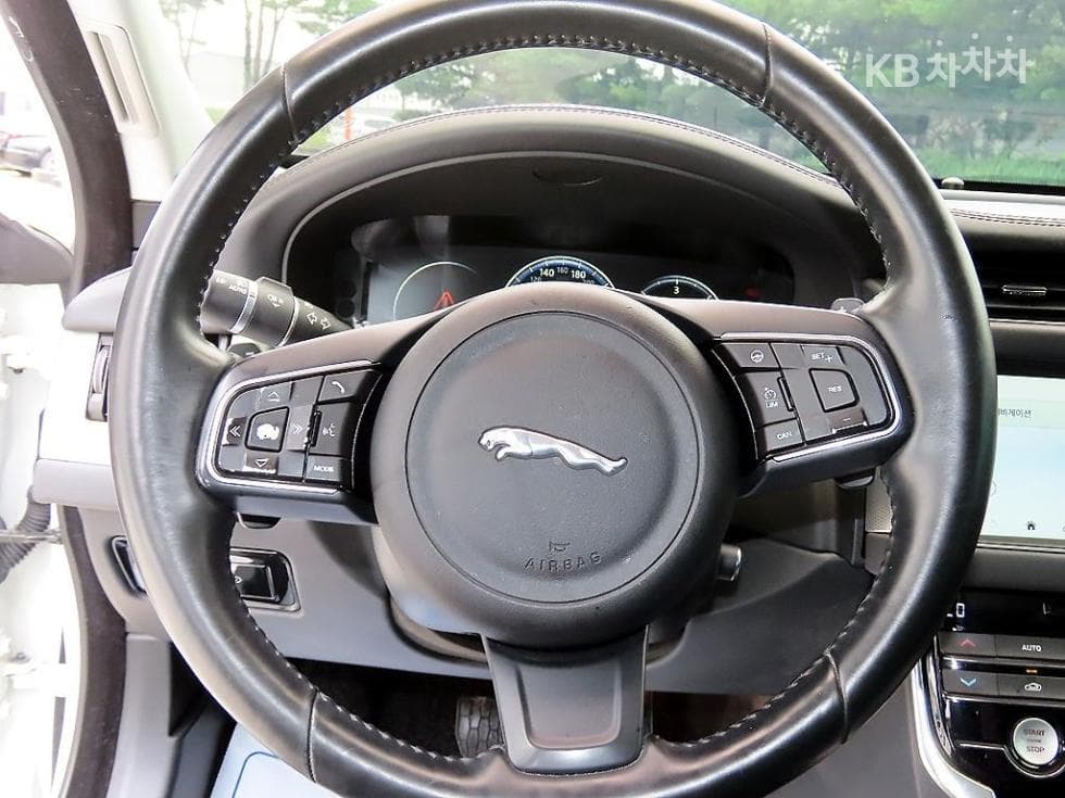 Jaguar All New XF3.0d V6 Turbo Portfolio - 8