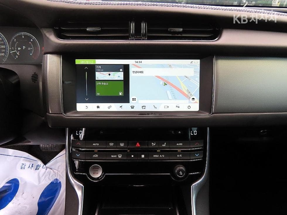 Jaguar All New XF3.0d V6 Turbo Portfolio - 12