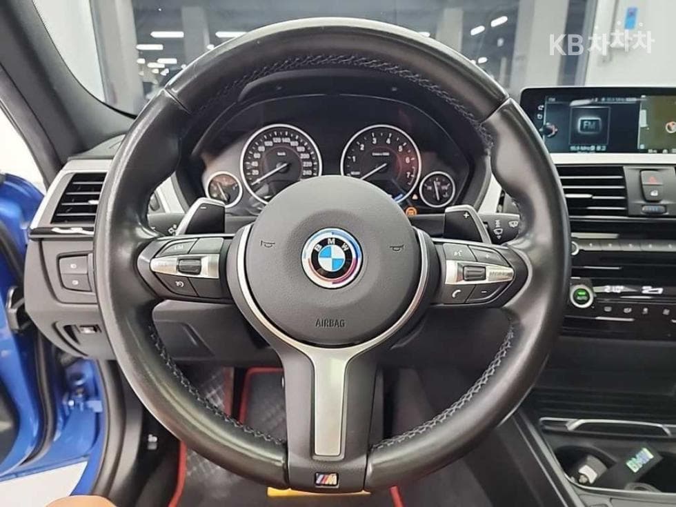BMW Нов3 Серия330e 아이퍼포먼스 M 스포츠 - 10