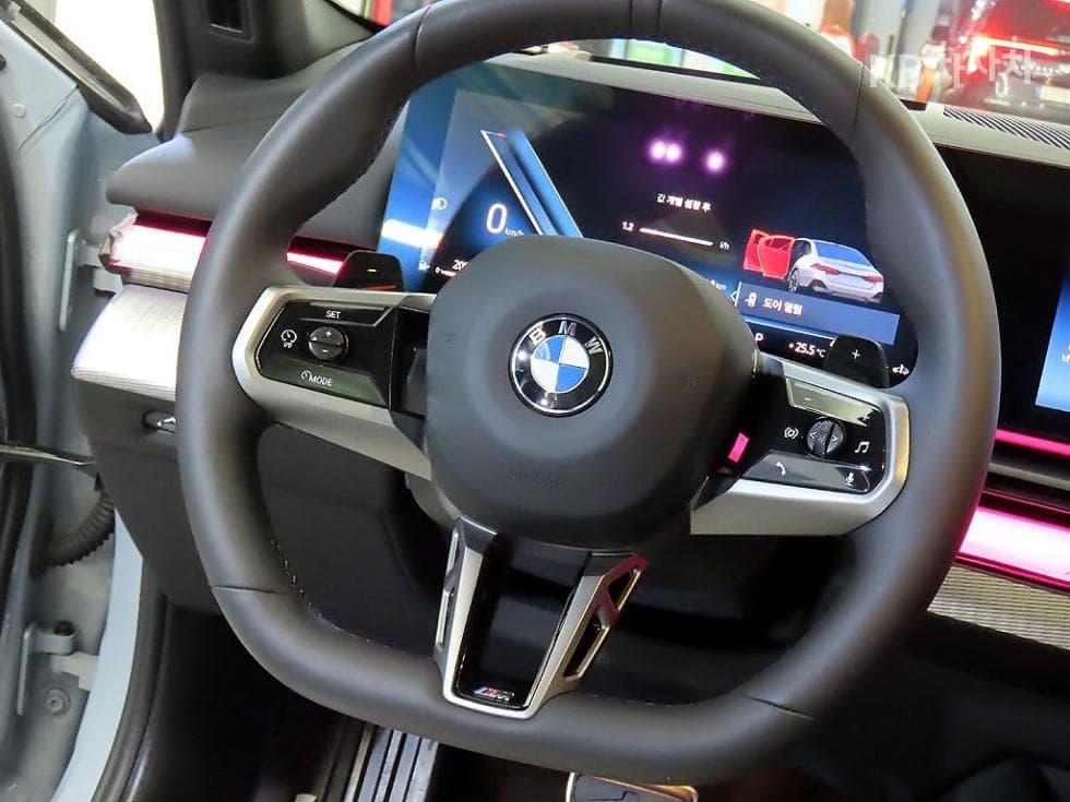BMW Нов5 Серия(G60)520i SE - 8
