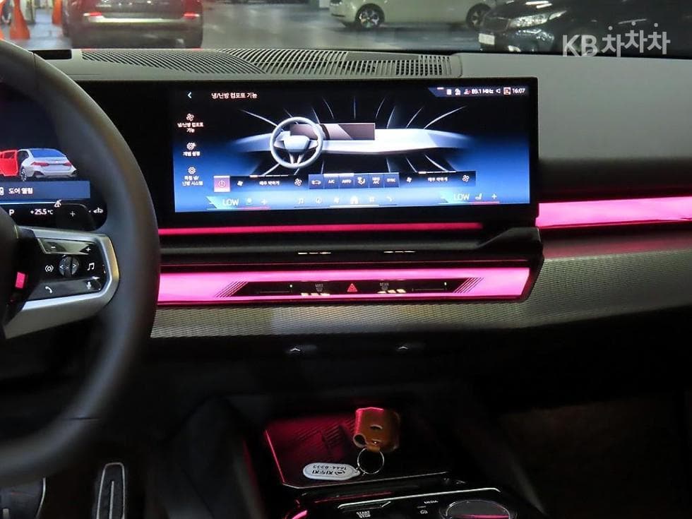 BMW Нов5 Серия(G60)520i SE - 11