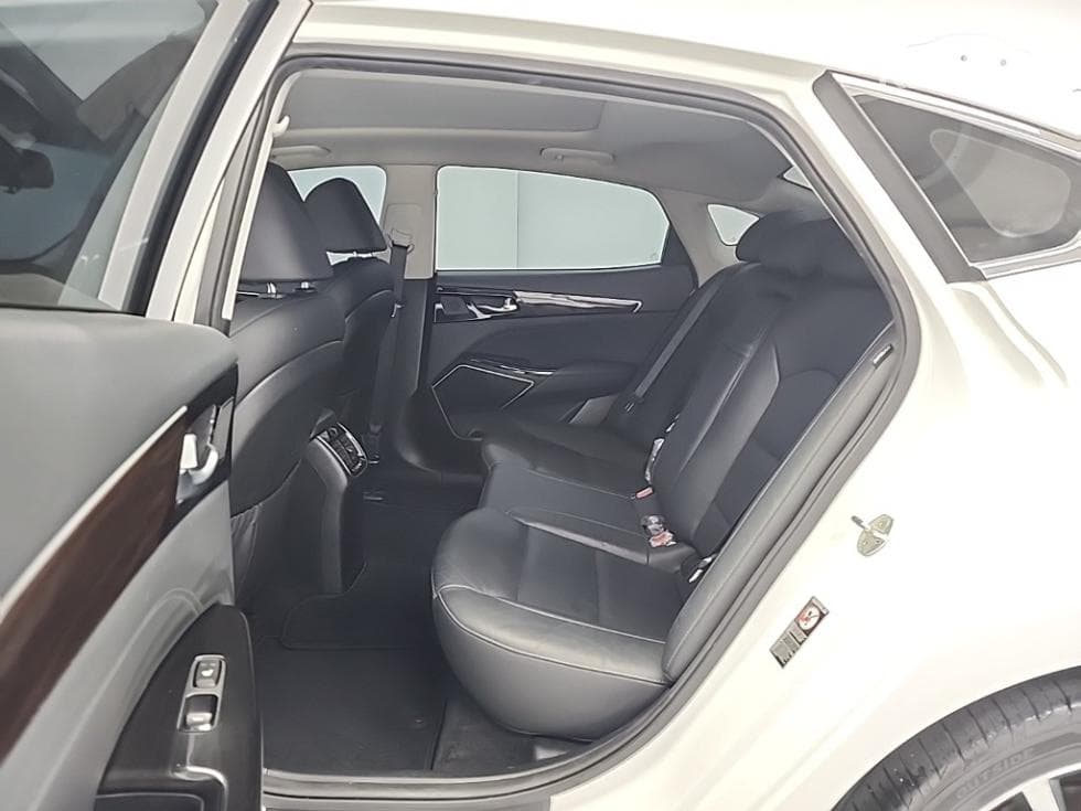 Kia All New K72.4 GDI Prestige - 12