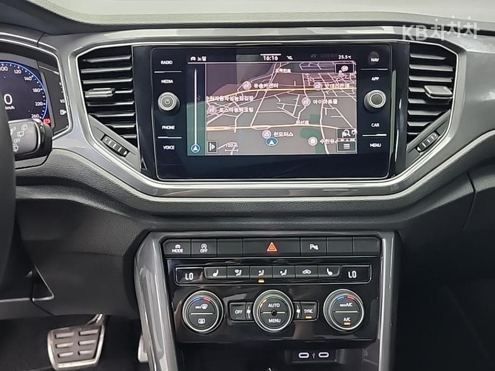 Volkswagen T-Roc2.0 Turbo Diesel Injection Premium - 10