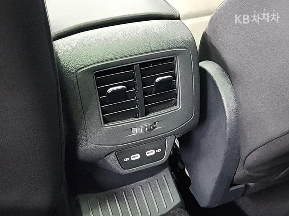Volkswagen T-Roc2.0 Turbo Diesel Injection Premium - 13