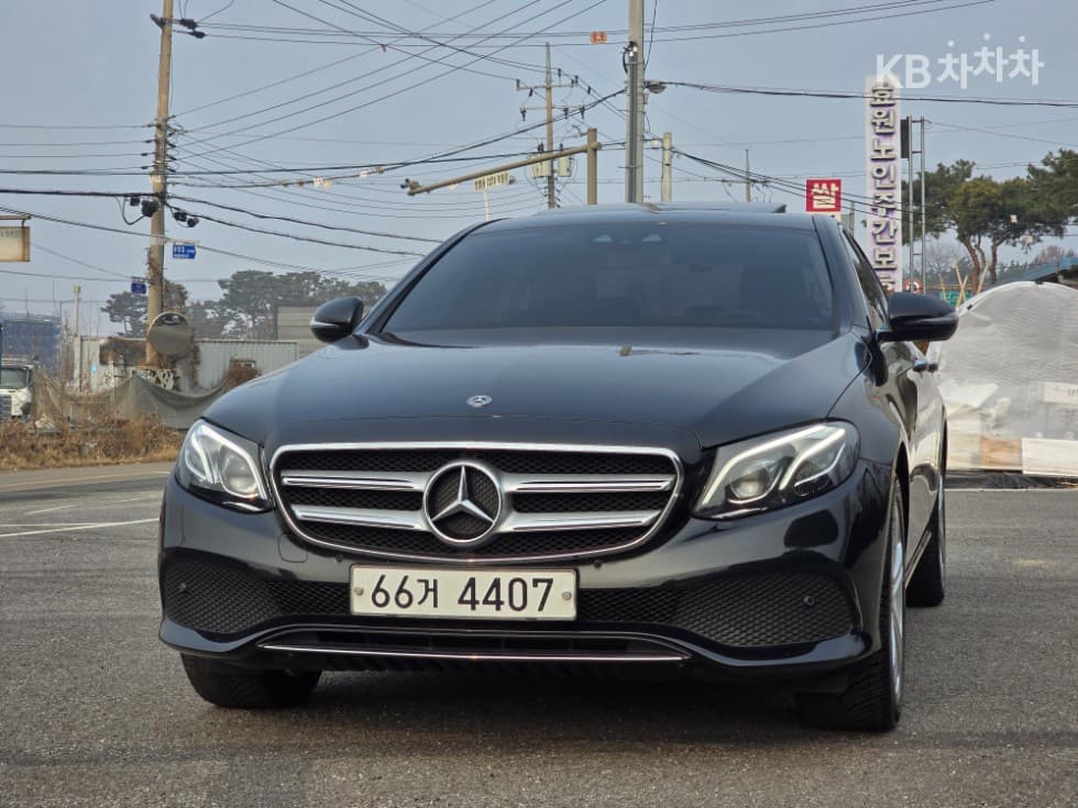 Mercedes-Benz E-Клас (W213) E220d Avantgarde - Image 1