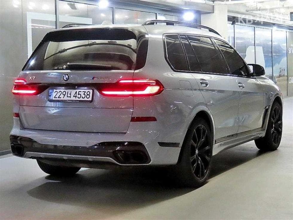 BMW X7(G07)M60i xDrive M Sport Pro - 4