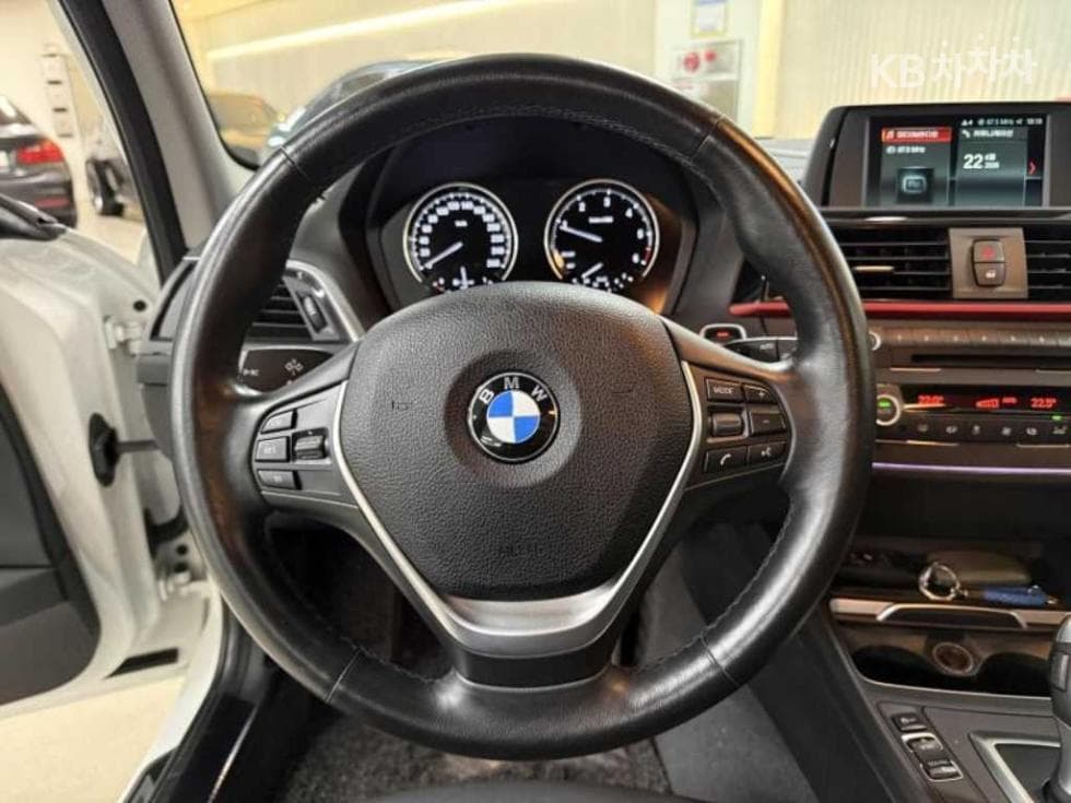 BMW Нов1시리즈118d 스포츠 Специал (специален признак/издание) - 9