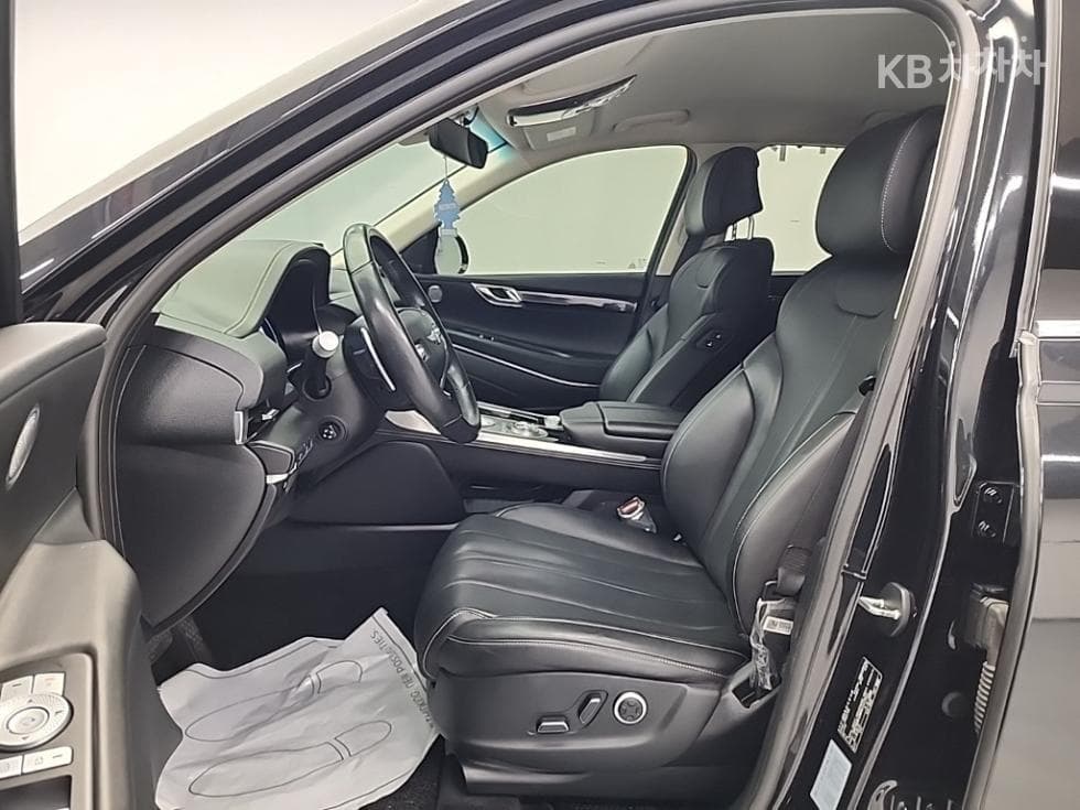 Genesis GV802.5 Turbo Gasoline 2WD - 11
