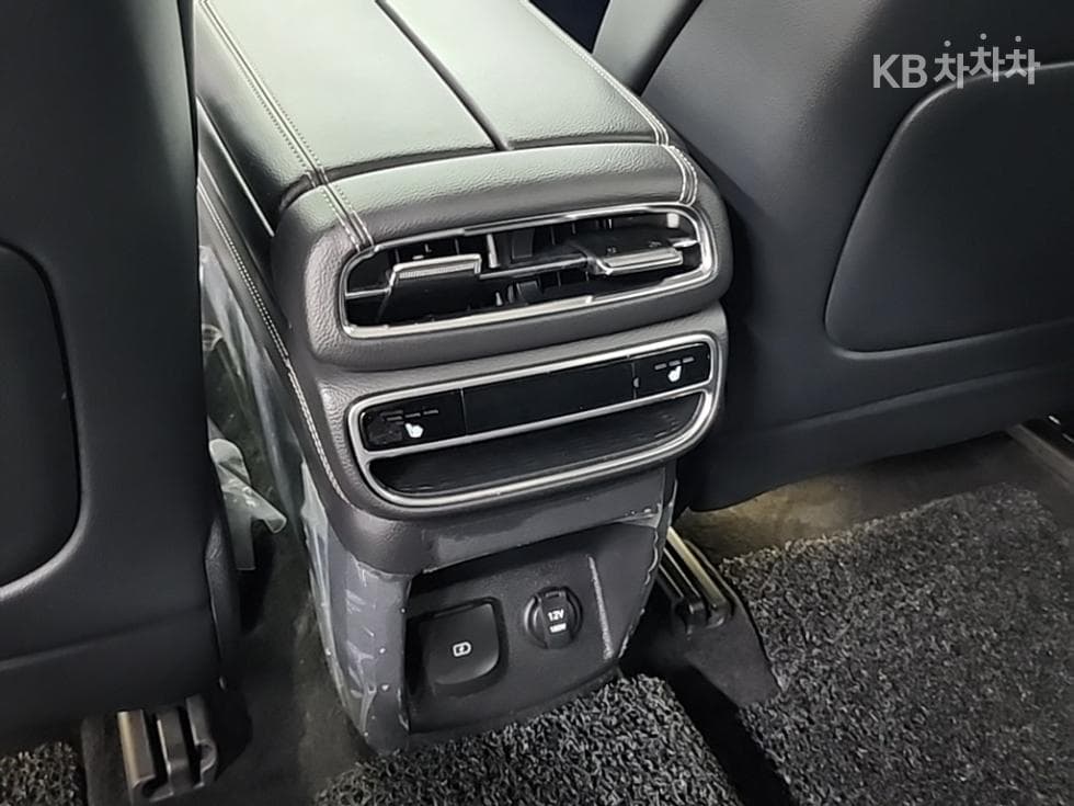 Genesis GV802.5 Turbo Gasoline 2WD - 14