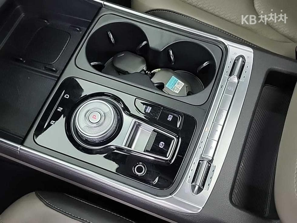 Kia The New (facelift) Carnival Hybrid 4th generation1.6 HEV 9-seater Signature - 8