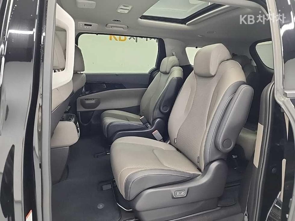 Kia The New (facelift) Carnival Hybrid 4th generation1.6 HEV 9-seater Signature - 12