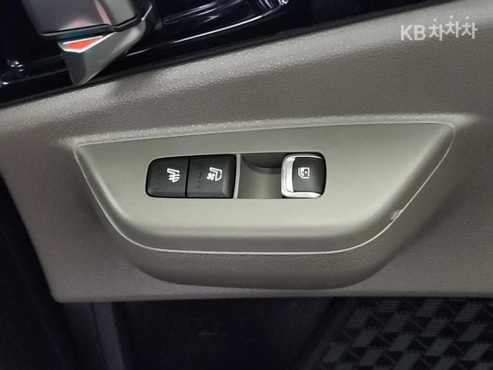 Kia The New (facelift) Carnival Hybrid 4th generation1.6 HEV 9-seater Signature - 14