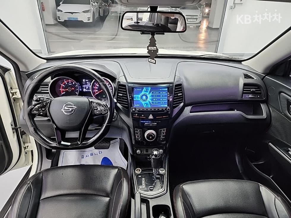 КейДжи Мобилити Тиволи AirБензин 2WD IX - 7
