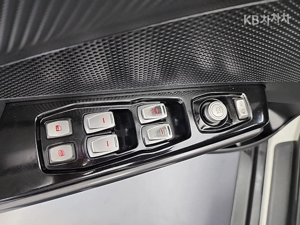 КейДжи Мобилити Тиволи AirБензин 2WD IX - 17