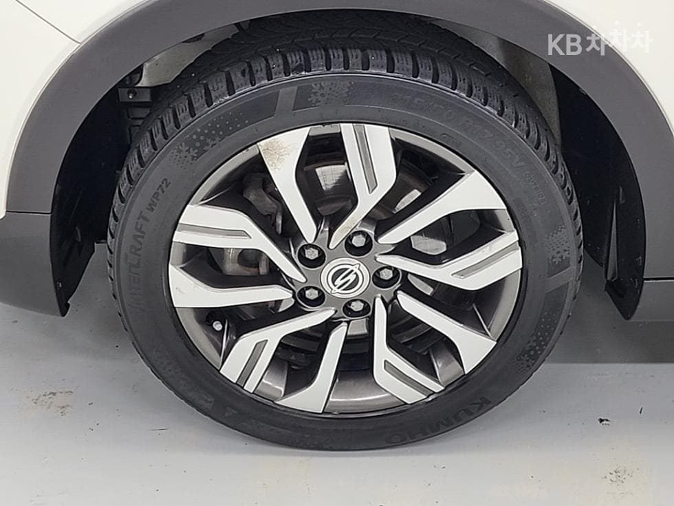 КейДжи Мобилити Тиволи AirБензин 2WD IX - 19