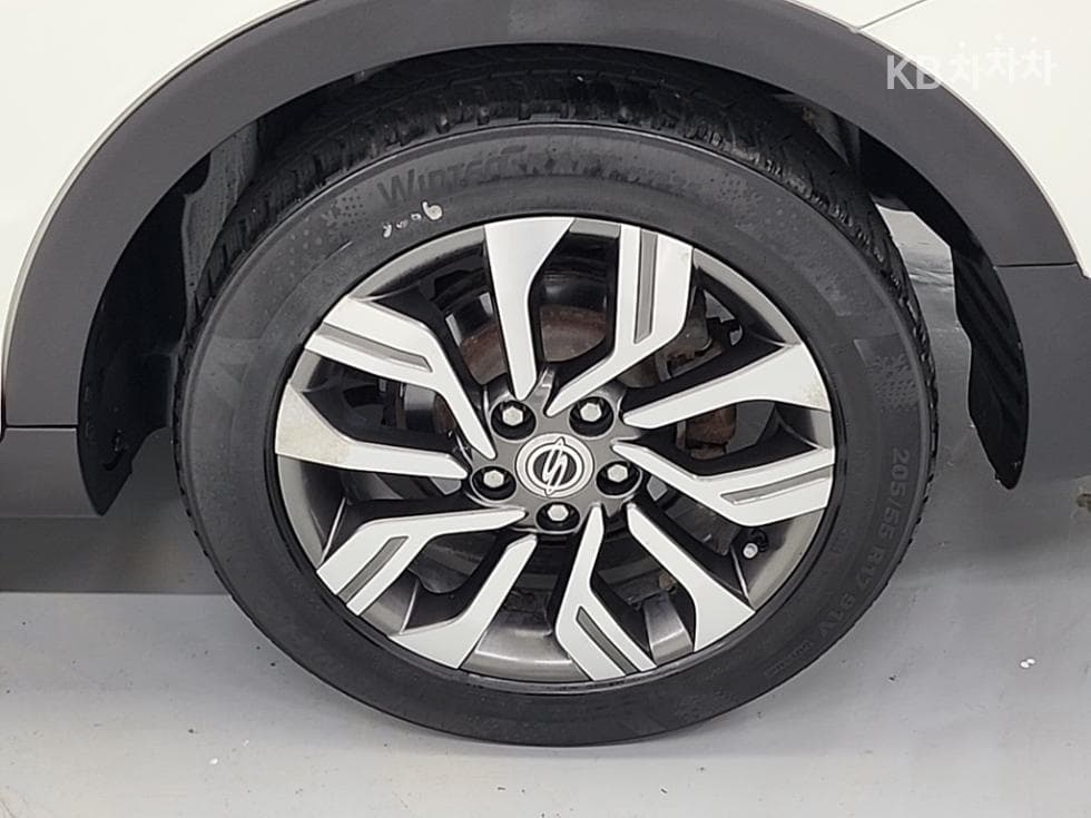КейДжи Мобилити Тиволи AirБензин 2WD IX - 20