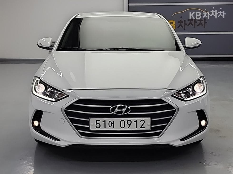 Hyundai Avante (Elantra)AD1.6 GDi Smart Special (special feature/edition) - 2