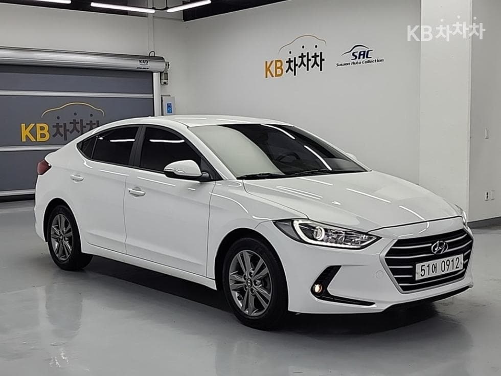 Hyundai Avante (Elantra)AD1.6 GDi Smart Special (special feature/edition) - 4