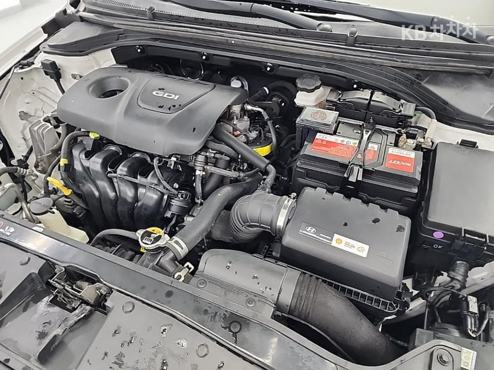 Hyundai Avante (Elantra)AD1.6 GDi Smart Special (special feature/edition) - 5
