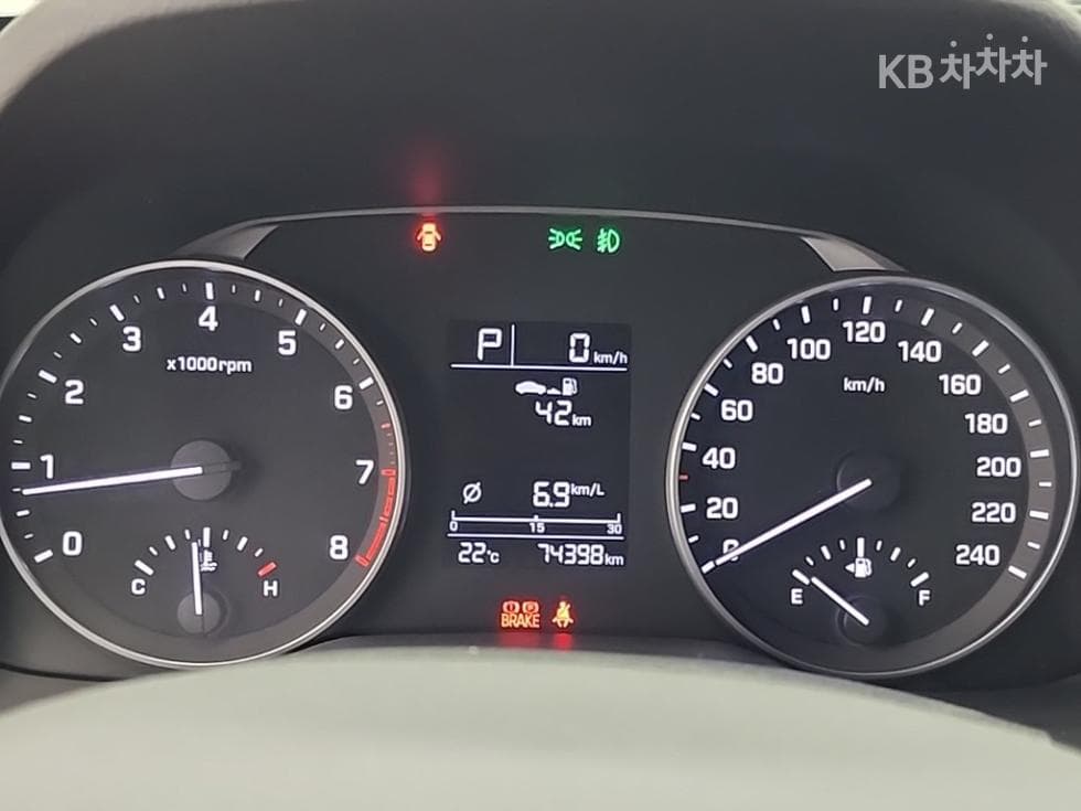 Hyundai Avante (Elantra)AD1.6 GDi Smart Special (special feature/edition) - 6