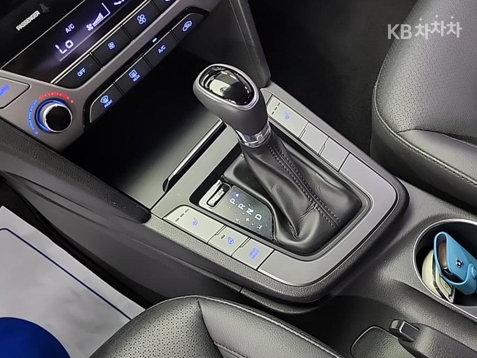 Hyundai Avante (Elantra)AD1.6 GDi Smart Special (special feature/edition) - 8