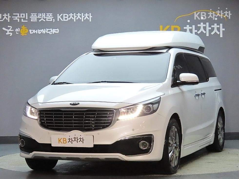 Kia All New Carnival 9-seater 2.2 Diesel High Limousine (Carnival) Noblesse - Image 1